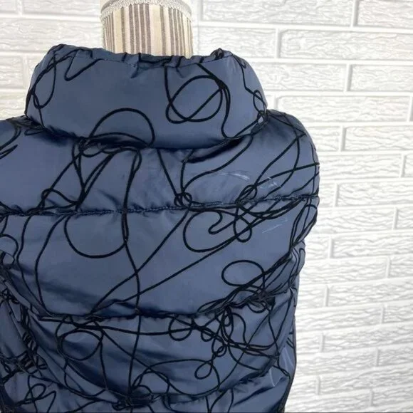 Calvin Klein Performance Puffy Blue Vest Black Velvet Squiggles Size Medium - Picture 6 of 9